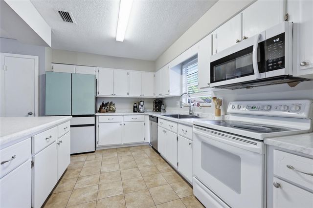 3126 NW 46TH PLACE, Gainesville, FL 32605