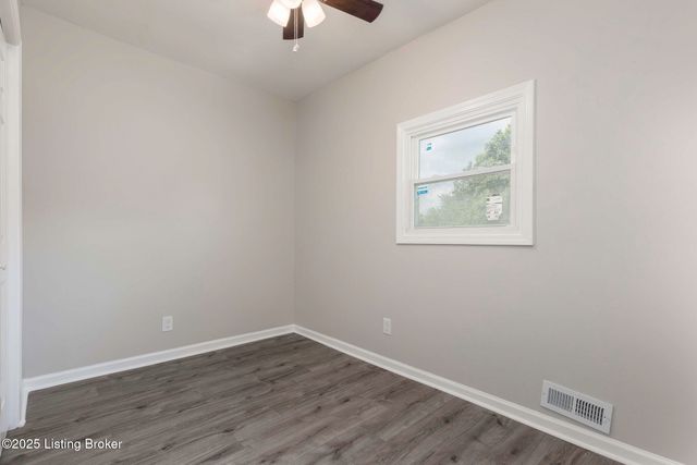 1052 CECIL Ave, Louisville, KY 40211