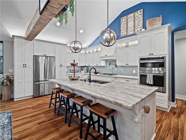 12674 Moss Point Road, Strongsville, OH 44136