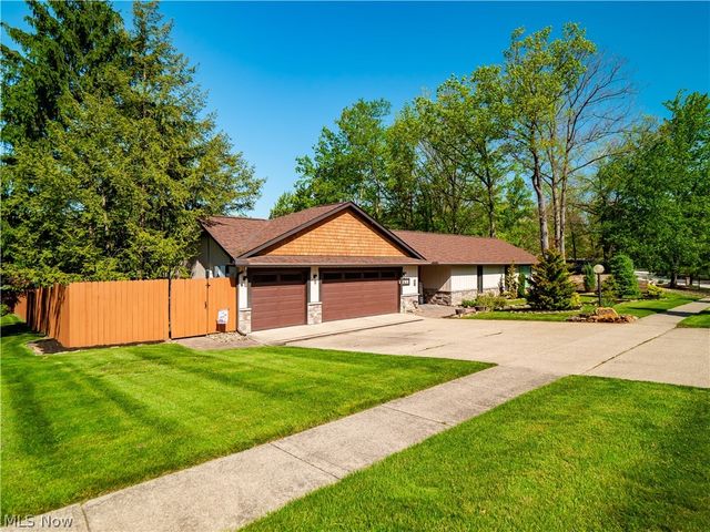12674 Moss Point Road, Strongsville, OH 44136