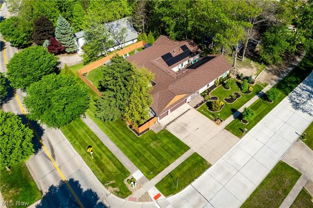 12674 Moss Point Road, Strongsville, OH 44136