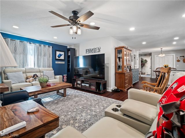 12674 Moss Point Road, Strongsville, OH 44136