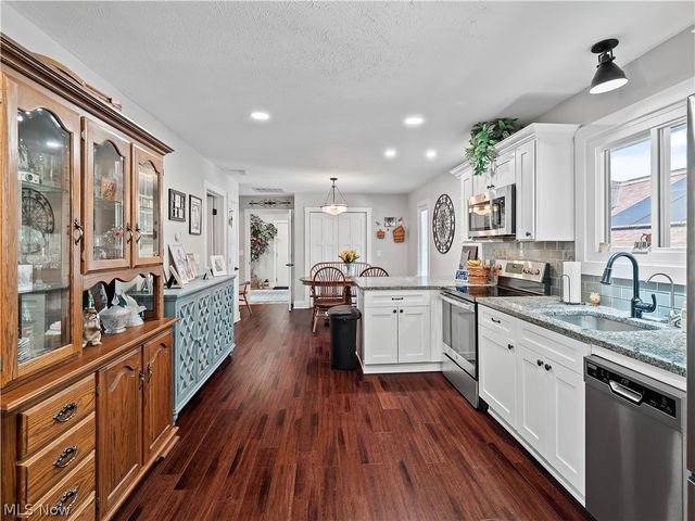 12674 Moss Point Road, Strongsville, OH 44136