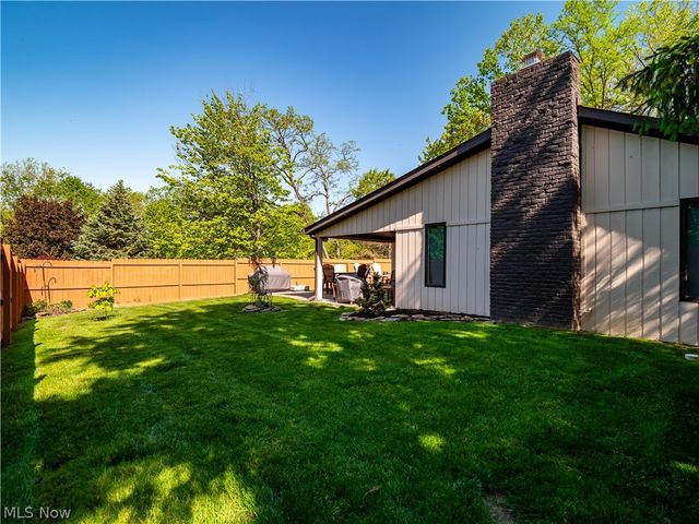 12674 Moss Point Road, Strongsville, OH 44136