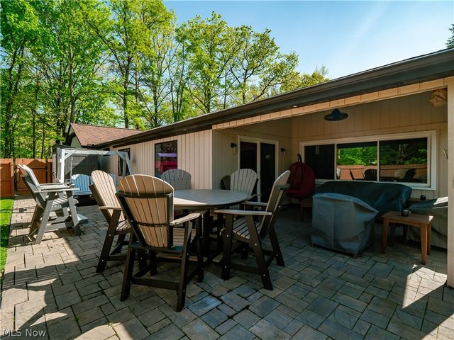 12674 Moss Point Road, Strongsville, OH 44136