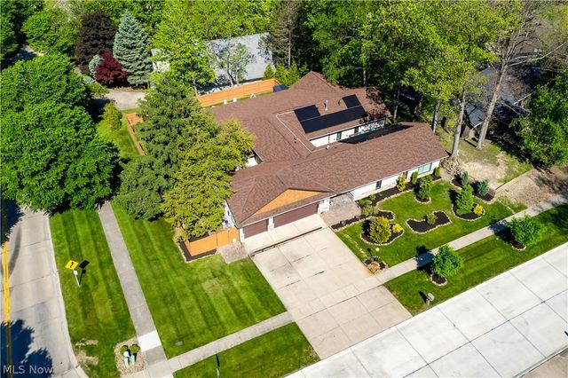 12674 Moss Point Road, Strongsville, OH 44136