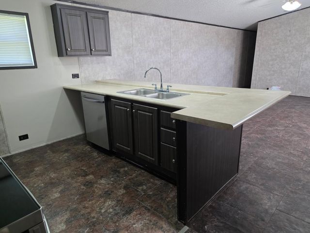 675 5604 Corner, Cleveland, TX 77327