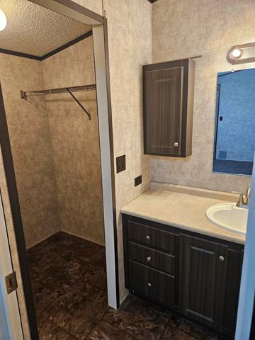 675 5604 Corner, Cleveland, TX 77327