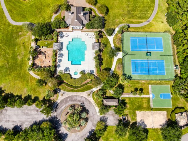 2735 Vanderbilt Boulevard, Pawleys Island, SC 29585