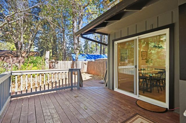 11810 Hanley Dr, Grass Valley, CA 95949