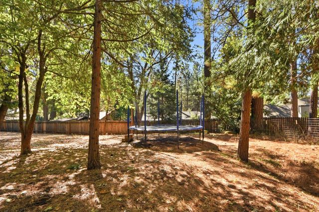 11810 Hanley Dr, Grass Valley, CA 95949