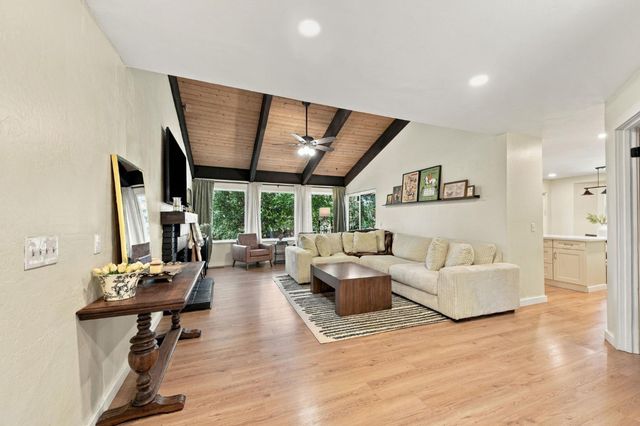 11810 Hanley Dr, Grass Valley, CA 95949