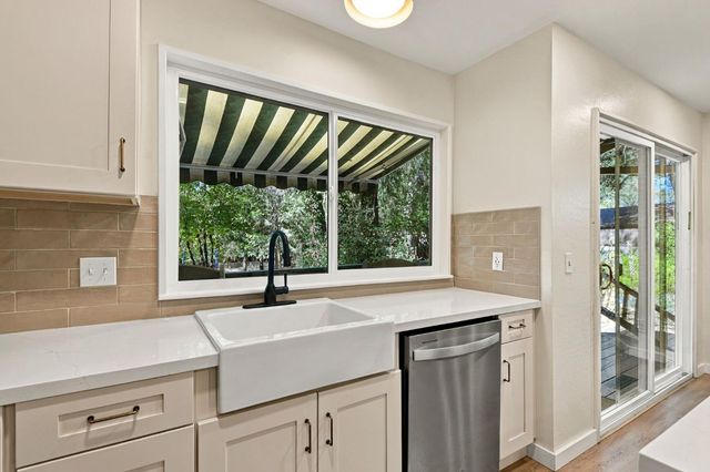 11810 Hanley Dr, Grass Valley, CA 95949