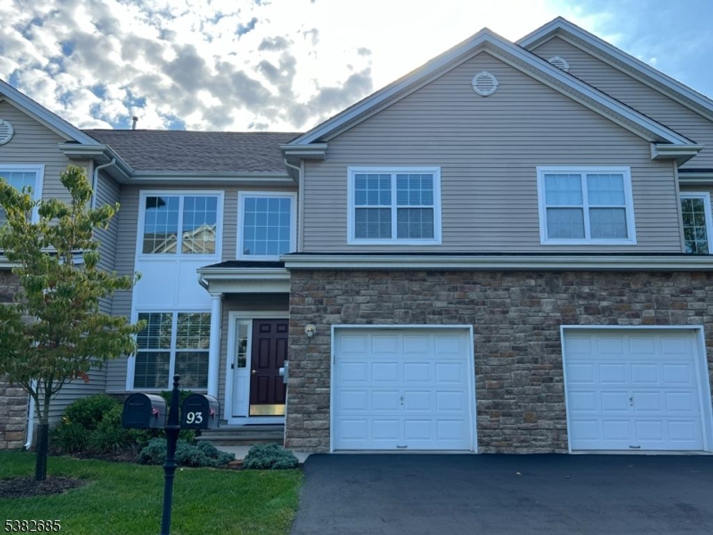 91 Canal Walk Blvd, Franklin Twp., NJ 08873