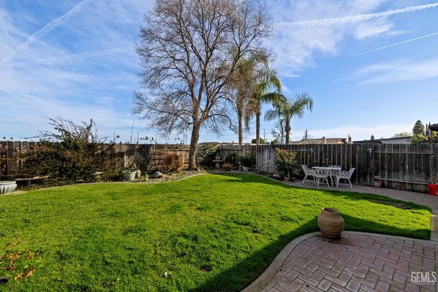 4204 Thatch Avenue, Bakersfield, CA 93313