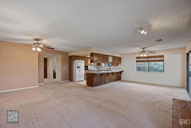 4204 Thatch Avenue, Bakersfield, CA 93313