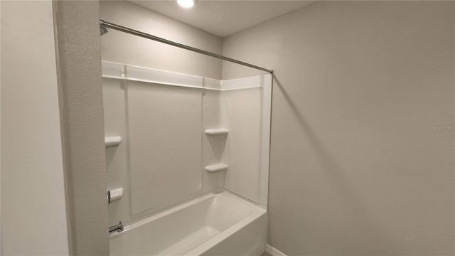 9938 MESIC WOODS AVENUE, Seffner, FL 33584