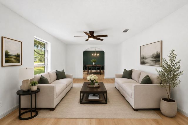 9 Robin Drive, Alvin, TX 77511