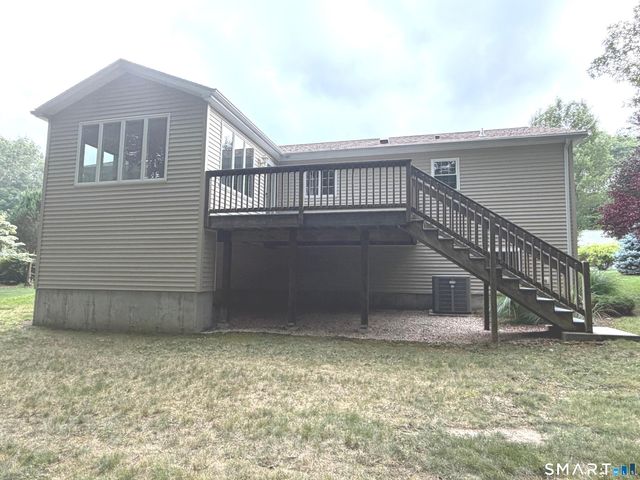 9 Paint Brush Path, Montville, CT 06382