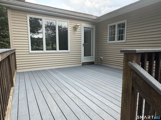 9 Paint Brush Path, Montville, CT 06382