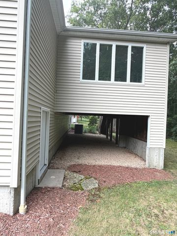 9 Paint Brush Path, Montville, CT 06382