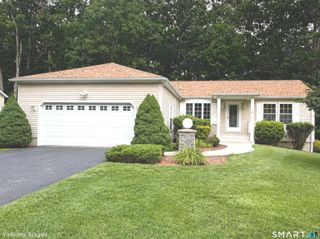 9 Paint Brush Path, Montville, CT 06382
