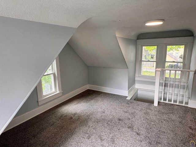 521 NE Grattan ST, Topeka, KS 66616