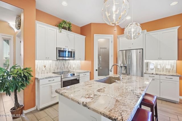 986 W Baccata Court, Tucson, AZ 85755