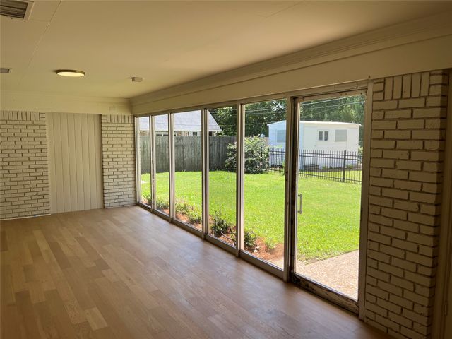 6036 River Road, Shreveport, LA 71105