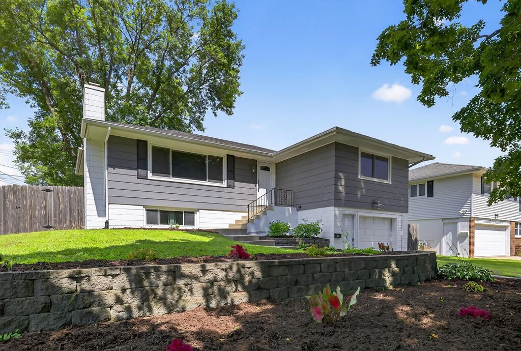2021 22nd Street NW, Rochester, MN 55901
