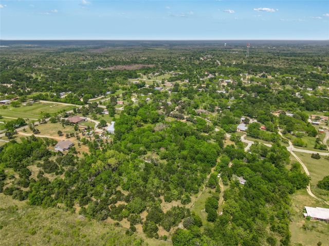 129 Lytton Acres DR, Dale, TX 78616