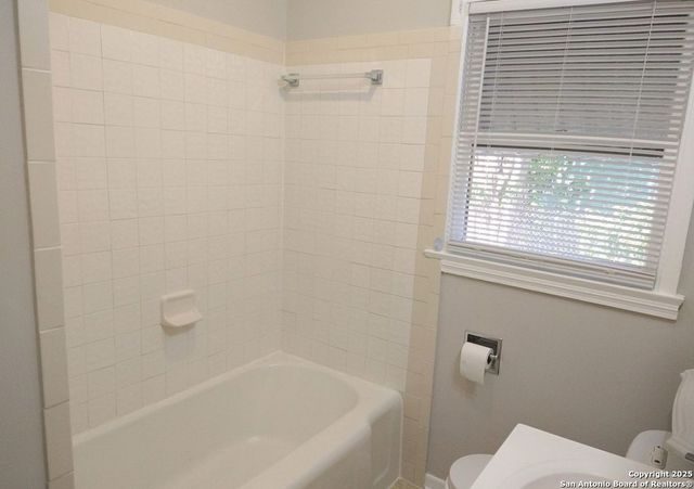 3522 San Luis, San Antonio, TX 78207