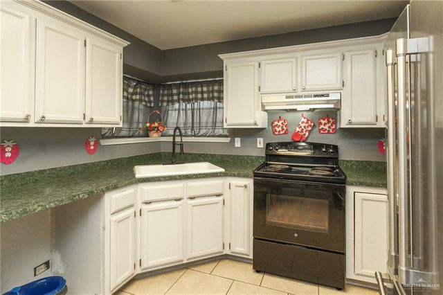 1926 N 8th Street, Harlingen, TX 78550