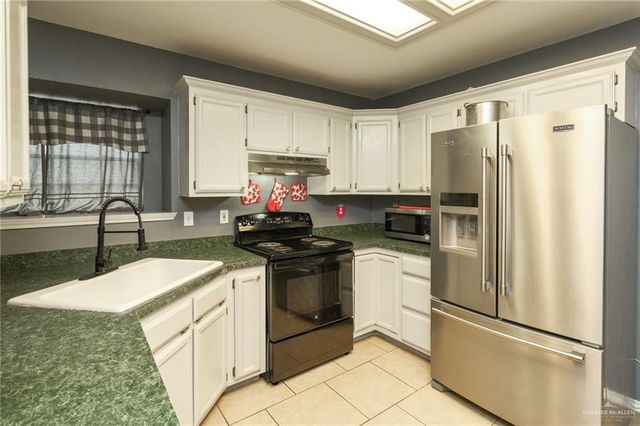 1926 N 8th Street, Harlingen, TX 78550