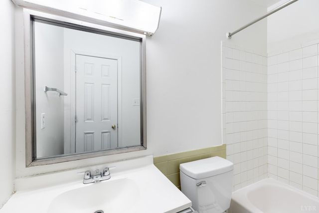 225 Devonshire Road, Lynchburg, VA 24501