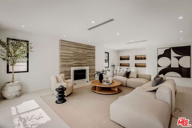 25532 Gaylord Court, Calabasas, CA 91302