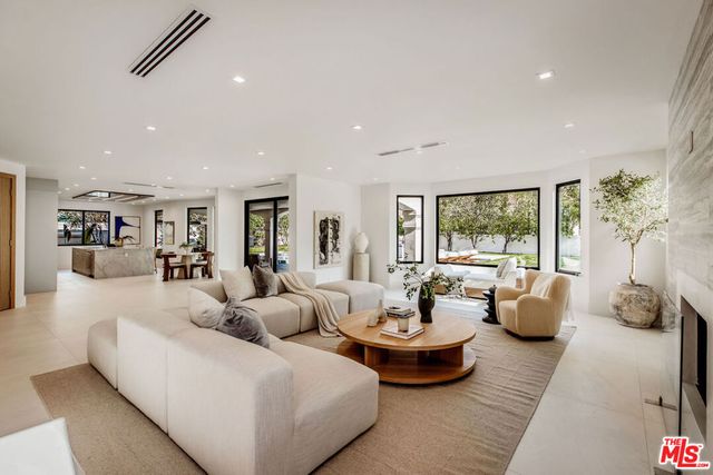 25532 Gaylord Court, Calabasas, CA 91302