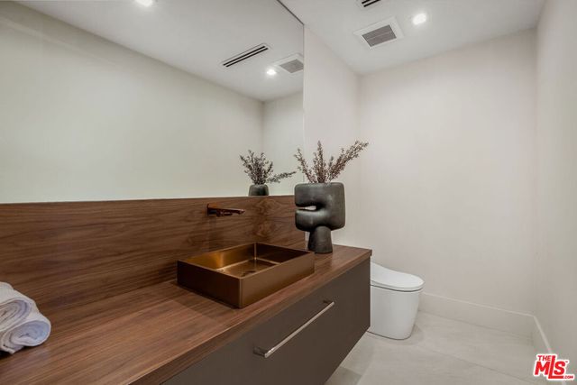 25532 Gaylord Court, Calabasas, CA 91302