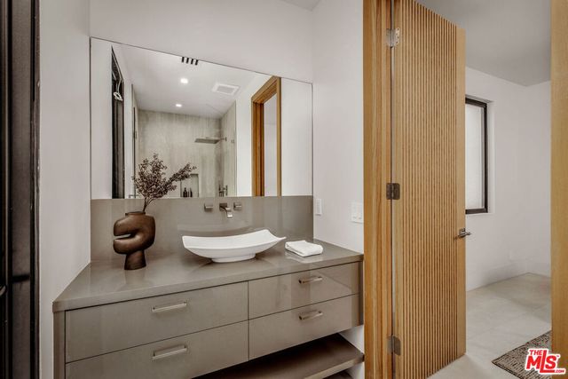 25532 Gaylord Court, Calabasas, CA 91302