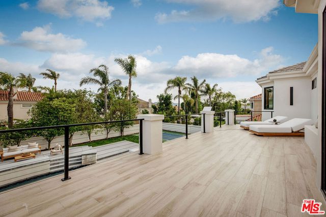 25532 Gaylord Court, Calabasas, CA 91302