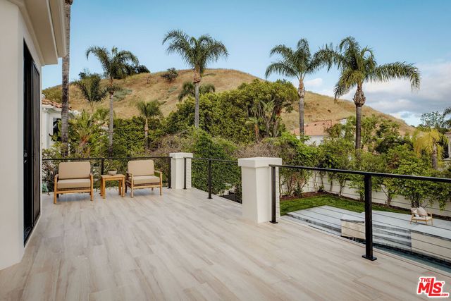 25532 Gaylord Court, Calabasas, CA 91302