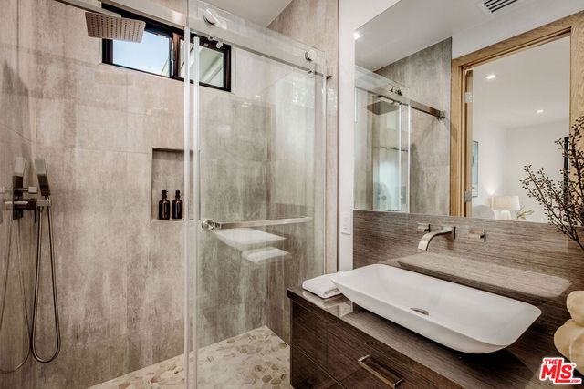 25532 Gaylord Court, Calabasas, CA 91302