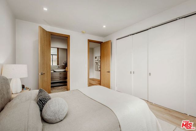 25532 Gaylord Court, Calabasas, CA 91302