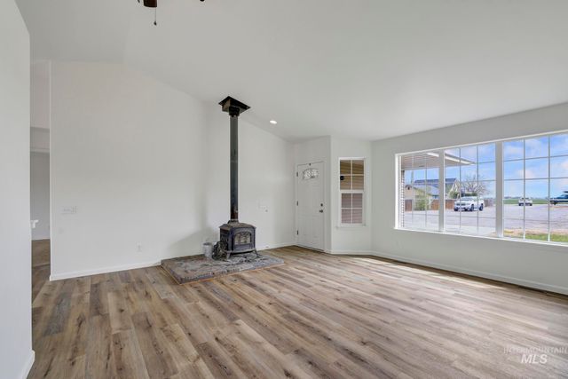 3775 N 2400 E, Filer, ID 83328