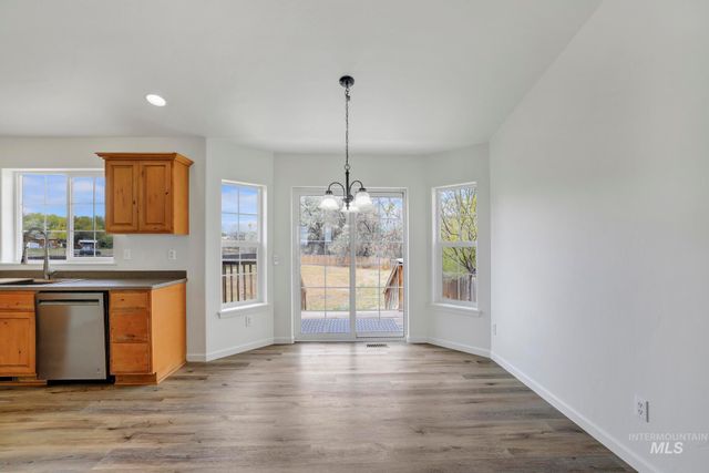 3775 N 2400 E, Filer, ID 83328