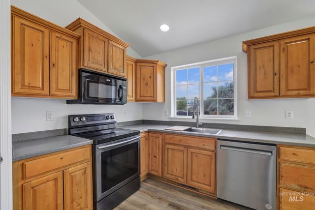 3775 N 2400 E, Filer, ID 83328