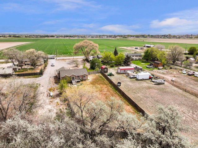 3775 N 2400 E, Filer, ID 83328