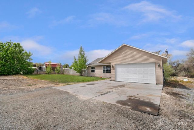 3775 N 2400 E, Filer, ID 83328