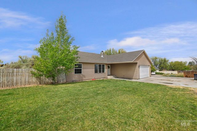3775 N 2400 E, Filer, ID 83328