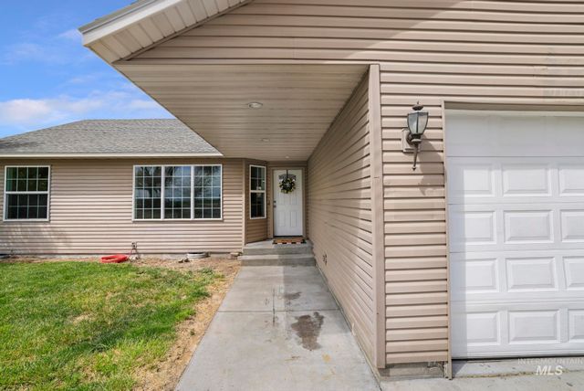 3775 N 2400 E, Filer, ID 83328